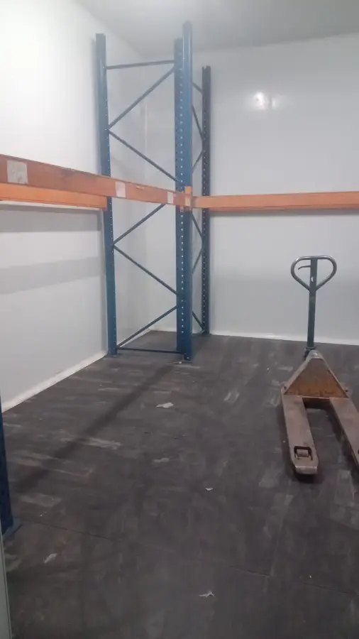 À VENDRE – Société de commerce en gros avec dépôt équipé