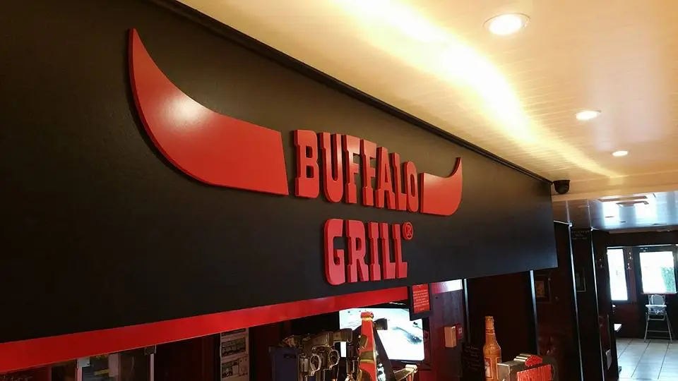 Conception et fabrication d’enseignes en relief