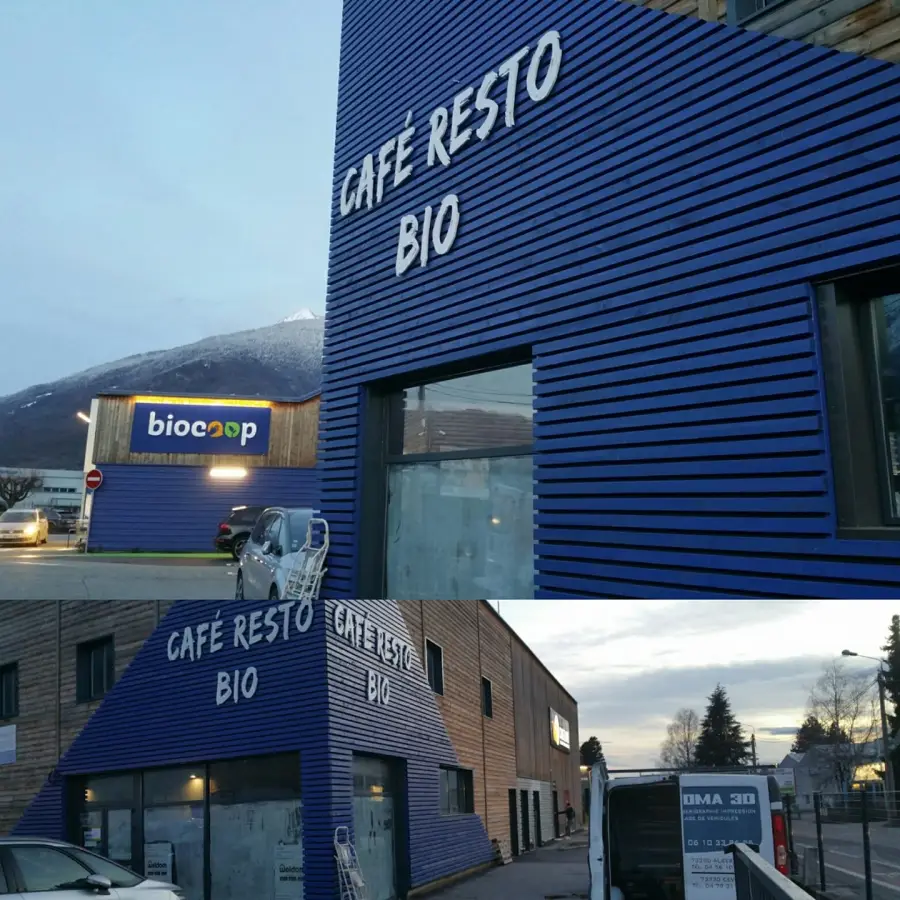 Conception et fabrication d’enseignes en relief